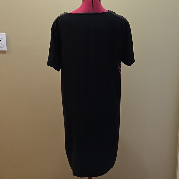 Diamond Geometric Patterned Dress - Picture 3 of 11